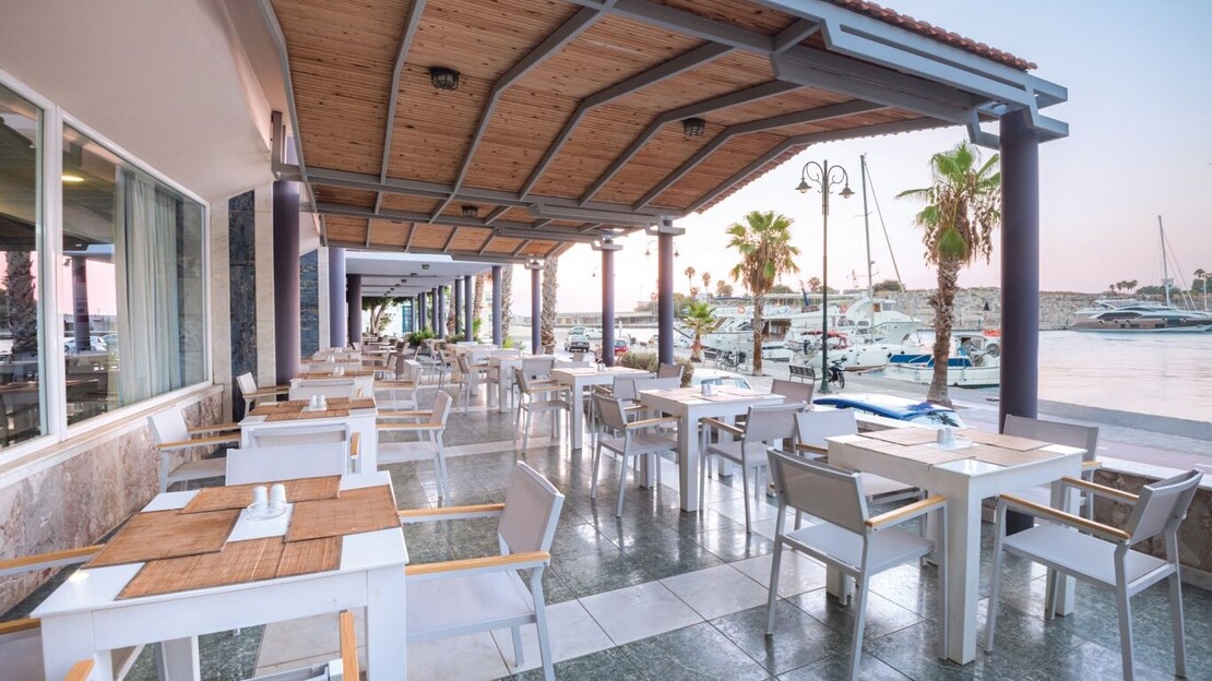 Kosta Palace City Hotel